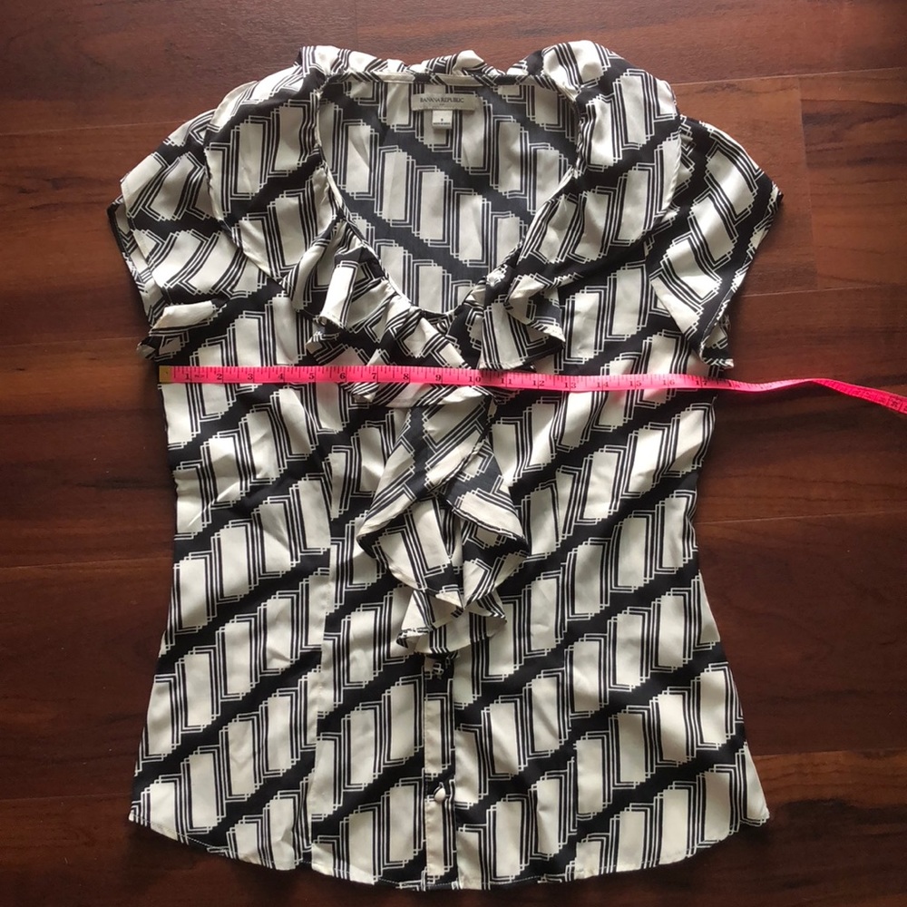 AUTHENTIC Banana Republic sleeveless blouse